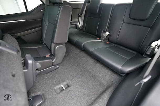 2024 Toyota Fortuner Crusade image 19
