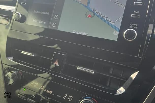 2021 Toyota Camry Hybrid Ascent Sport image 14