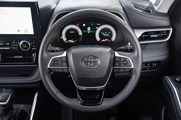 2024 Toyota KLUGER HYBRID AWD GRANDE image 12