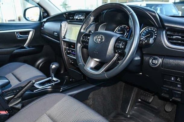 2023 Toyota Fortuner GXL image 6