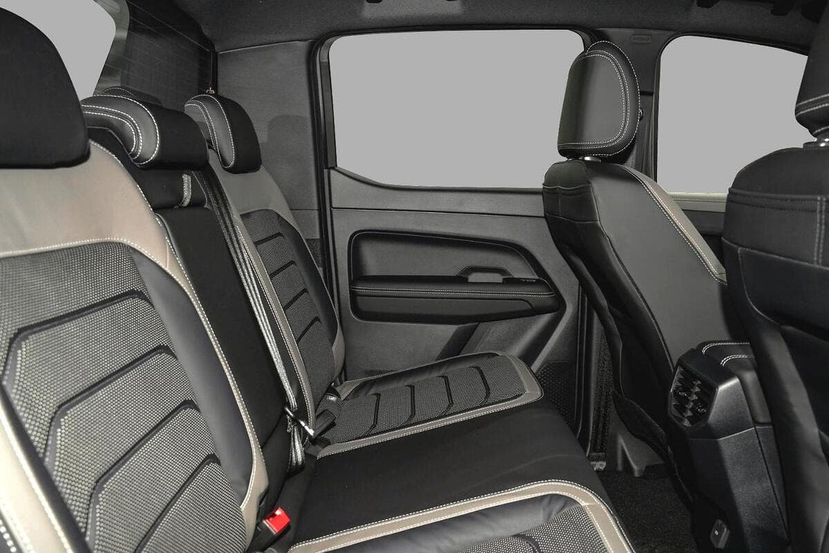 2024 Volkswagen Amarok TSI452 Aventura NF Auto 4MOTION Perm MY23 Dual Cab image 6