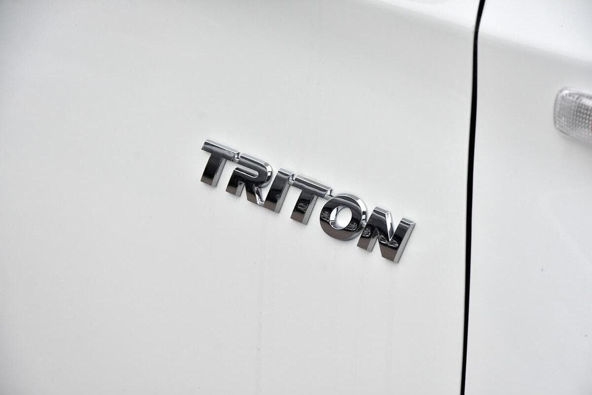 2024 Mitsubishi Triton GLX MR Manual 4x4 MY23 Double Cab image 5