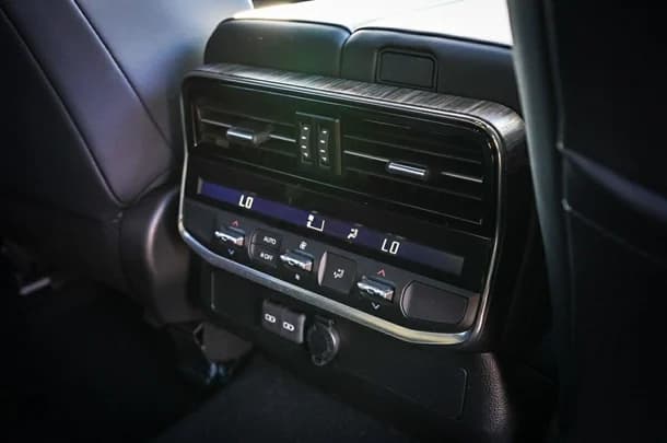 2023 Toyota Landcruiser VX image 12