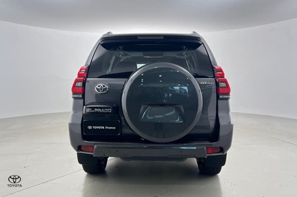 2023 Toyota Prado Kakadu image 7