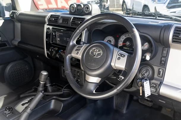 2016 Toyota FJ Cruiser FJ Cruiser image 7