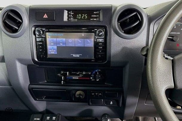 2021 Toyota LANDCRUISER MILITARY GXL image 14