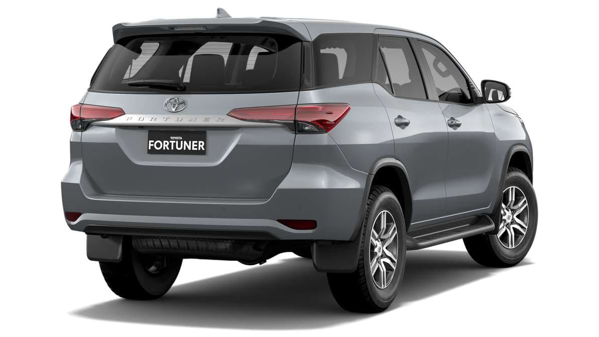 2024 Toyota Fortuner GX Automatic image 3
