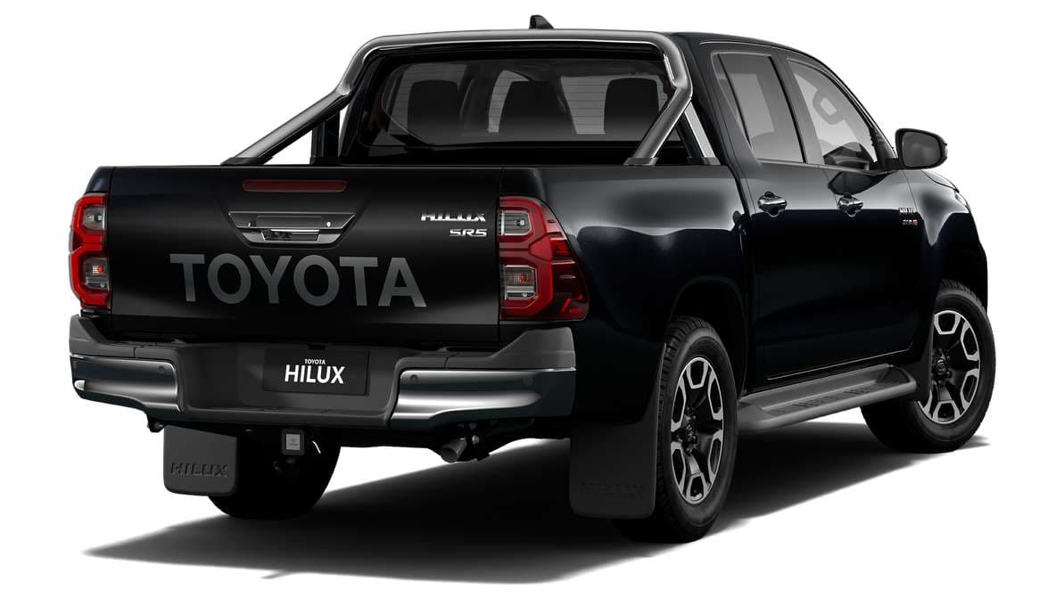 2023 Toyota Hilux 4x4 SR5 Double-Cab Pick-up Premium Interior image 3