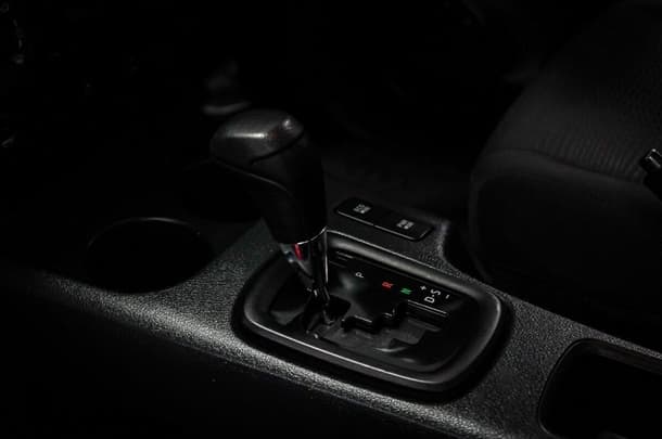 2019 Toyota Hilux 4x4 SR image 28