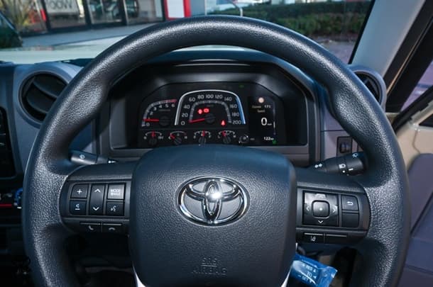 2025 TOYOTA LC Military GXL image 10