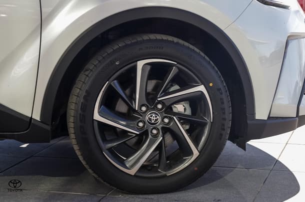 2022 Toyota C-HR Hybrid Koba 2WD image 25