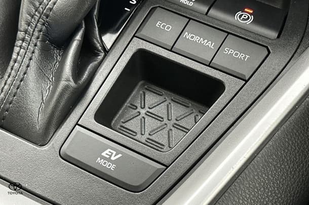 2023 Toyota Rav4 Hybrid GX-2WD image 25
