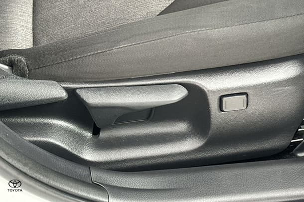 2023 Toyota Camry Hybrid Ascent image 12