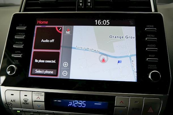 2023 Toyota Prado GXL image 11