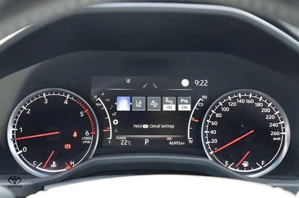 2022 Toyota Landcruiser VX image 13