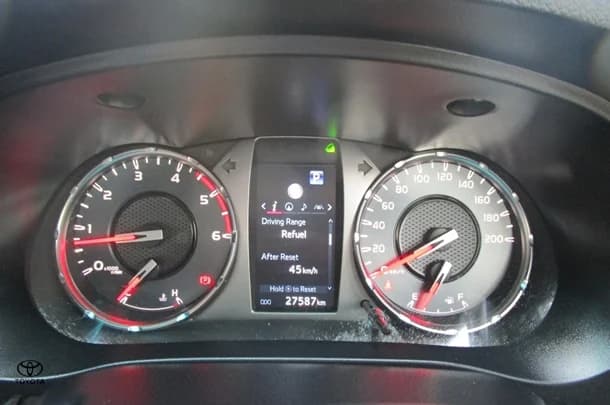 2024 Toyota Hilux GR-S image 14