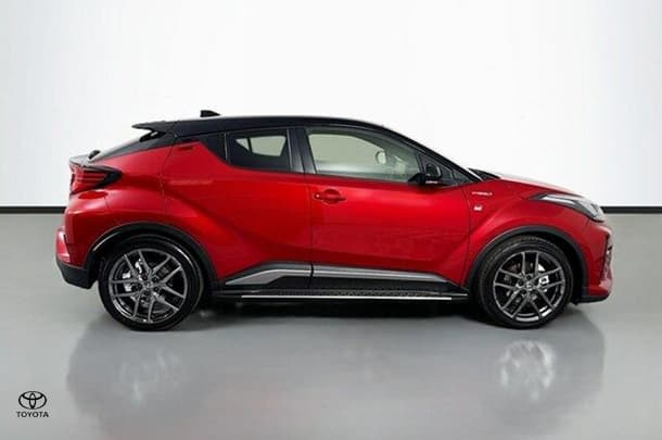 2021 Toyota C-HR Hybrid GR-S image 11