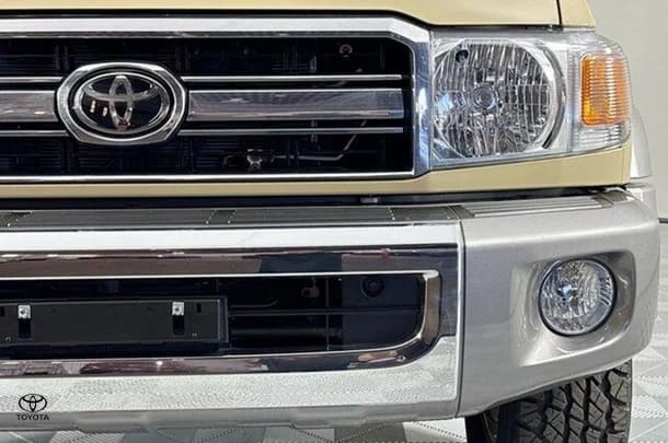 2022 Toyota LANDCRUISER MILITARY GXL image 13