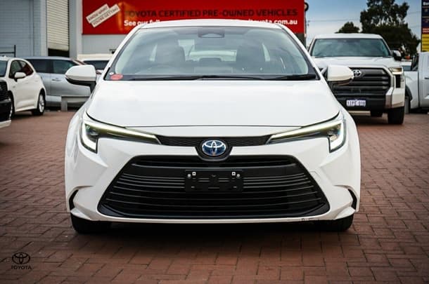2024 Toyota Corolla Sedan Hybrid Ascent Sport image 3