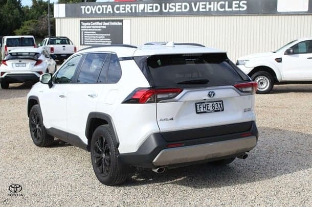 2024 Toyota RAV4 Hybrid Cruiser 2WD image 5