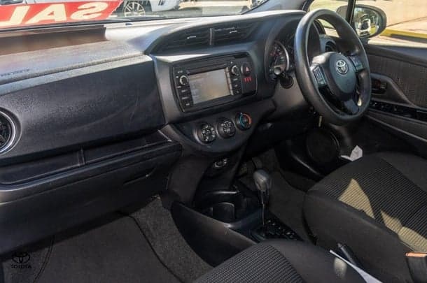 2019 Toyota Yaris Ascent image 8