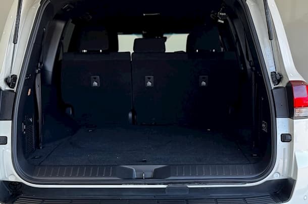 2022 Toyota Landcruiser GXL image 13