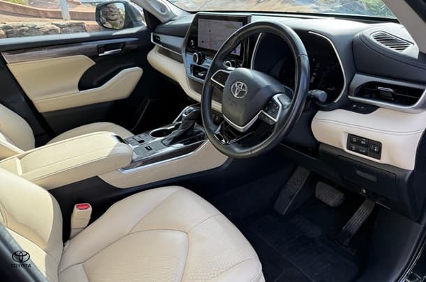 2023 Toyota Kluger 4x2 GRANDE image 8