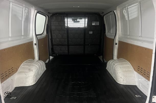 2020 Toyota Hiace LWB image 13