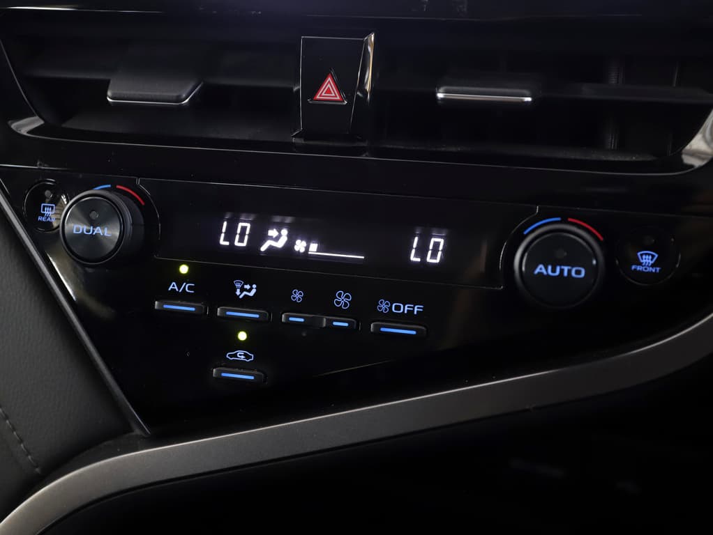 2021 Toyota Camry Hybrid Ascent image 13