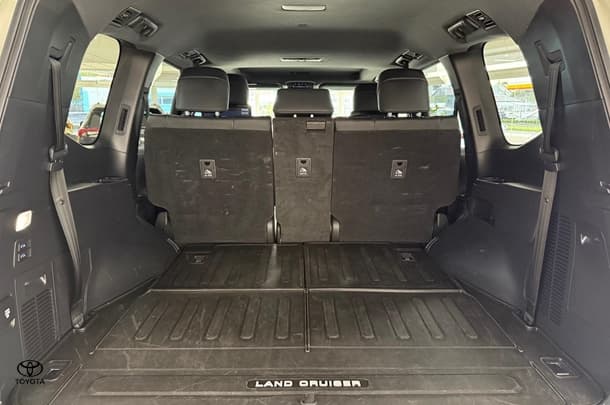 2022 Toyota Landcruiser Sahara image 10