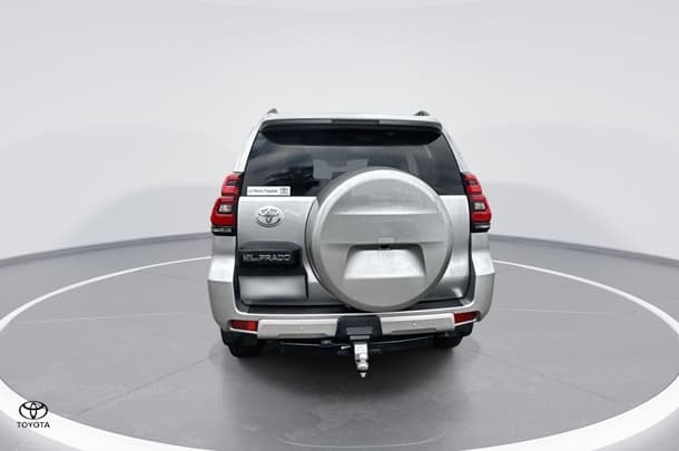 2023 Toyota Prado VX image 7