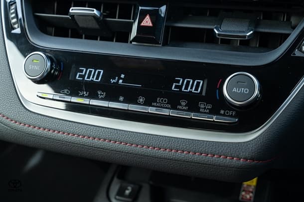 2024 TOYOTA Corolla Hatch Hybrid ZR image 15