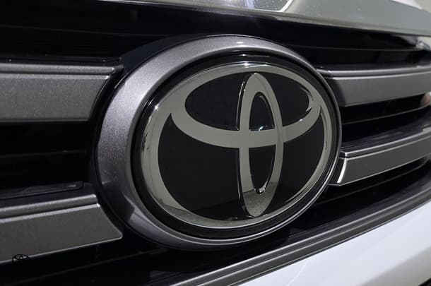 2023 Toyota Hilux SR image 10