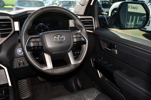 2023 Toyota Tundra Limited image 7