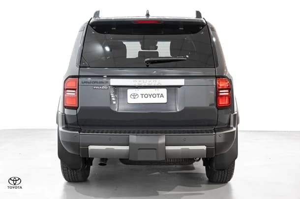 2024 Toyota Prado GXL image 6