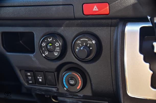 2018 Toyota Hiace SLWB image 19