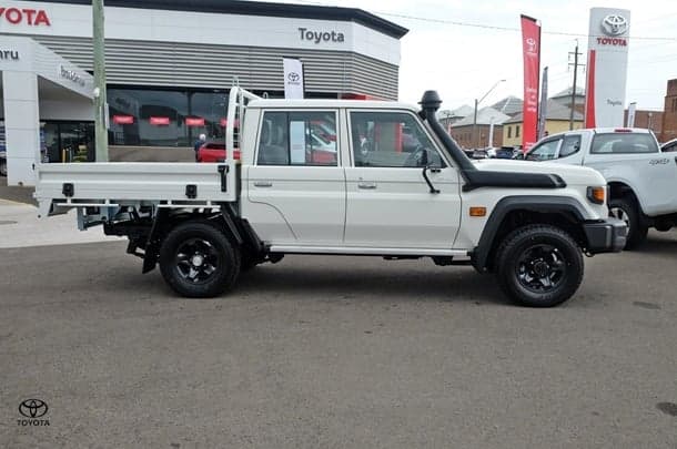 2025 Toyota LC MILITARY GXL image 2