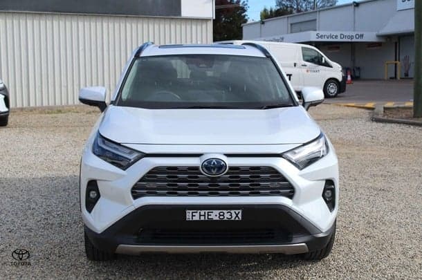 2024 Toyota RAV4 Hybrid Cruiser 2WD image 2