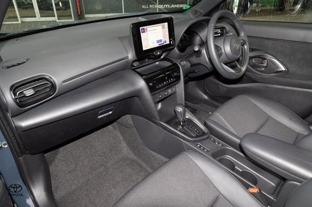 2024 Toyota Yaris Cross Hybrid Urban image 8