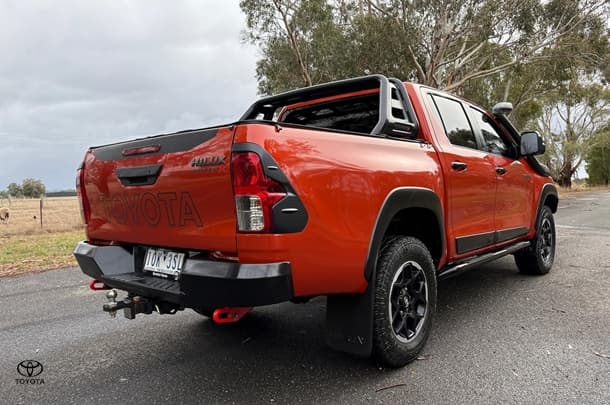 2018 Toyota HILUX Rugged X image 10