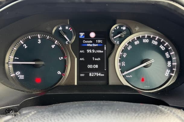2021 Toyota Prado GXL image 12