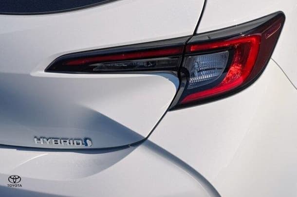2024 Toyota Corolla Hatch Hybrid Ascent Sport image 12