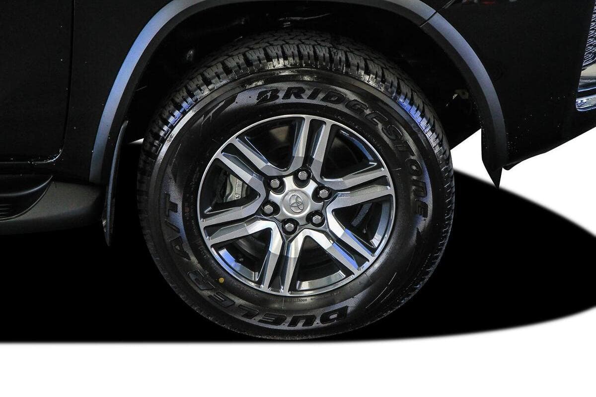 2025 Toyota Fortuner GX Auto 4x4 image 7