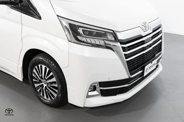2022 Toyota Granvia Standard image 9