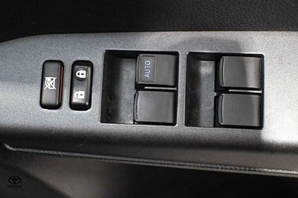 2018 Toyota RAV4 GXL AWD image 17