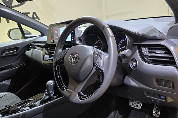 2023 Toyota C-HR Hybrid GR-S image 14