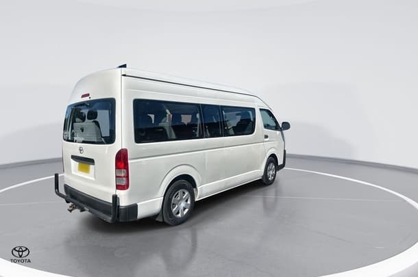 2017 Toyota Hiace SLWB image 8