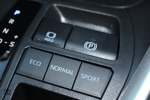 2020 Toyota RAV4 Hybrid GX-2WD image 39