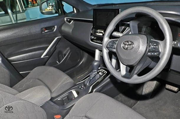 2024 Toyota Corolla Cross Hybrid GX image 8