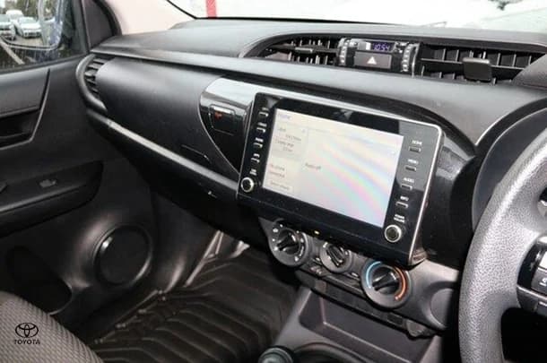 2020 Toyota Hilux 4x2 Workmate image 6